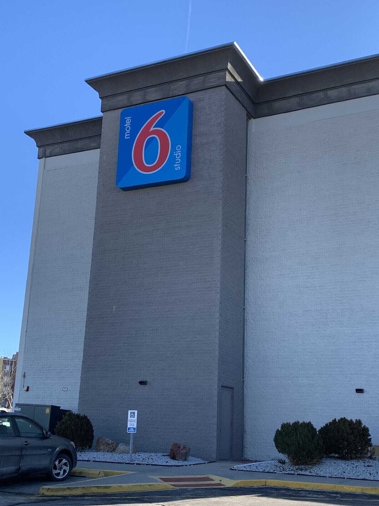 Motel6 Lincoln, NE - Airport in LINCOLN - NE