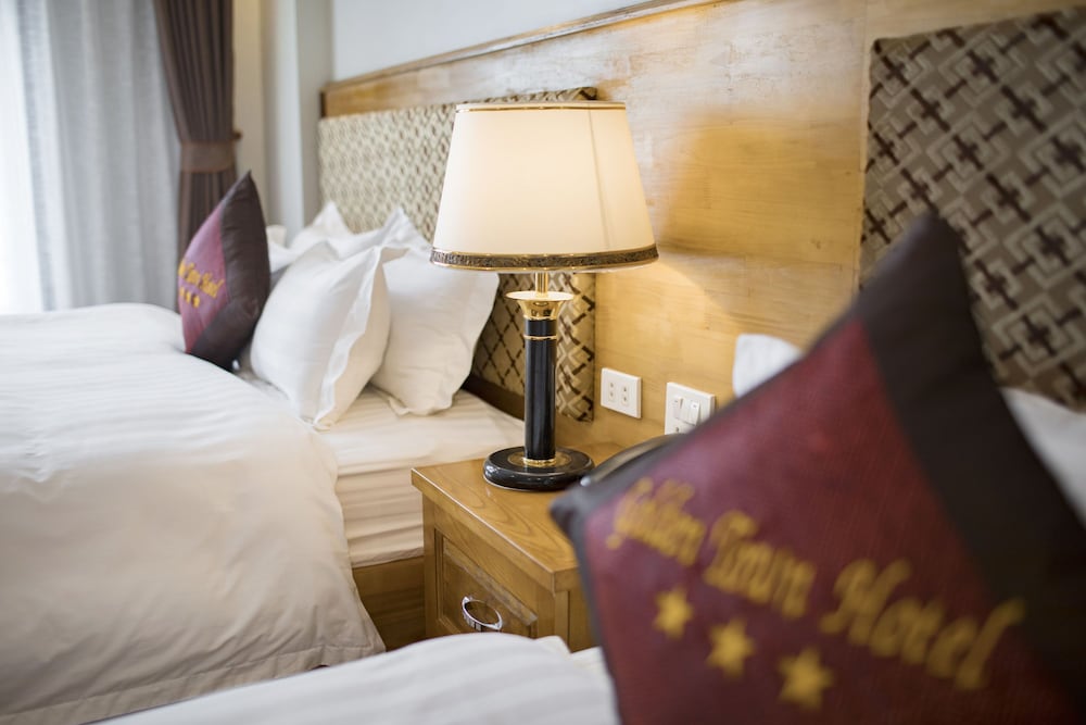 Golden Town Hotel 11/39