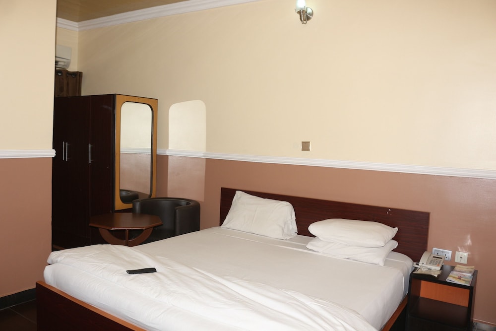 Entry Point Hotel 17/49