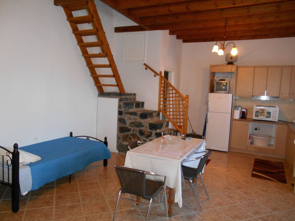 Popi Studios 27/50