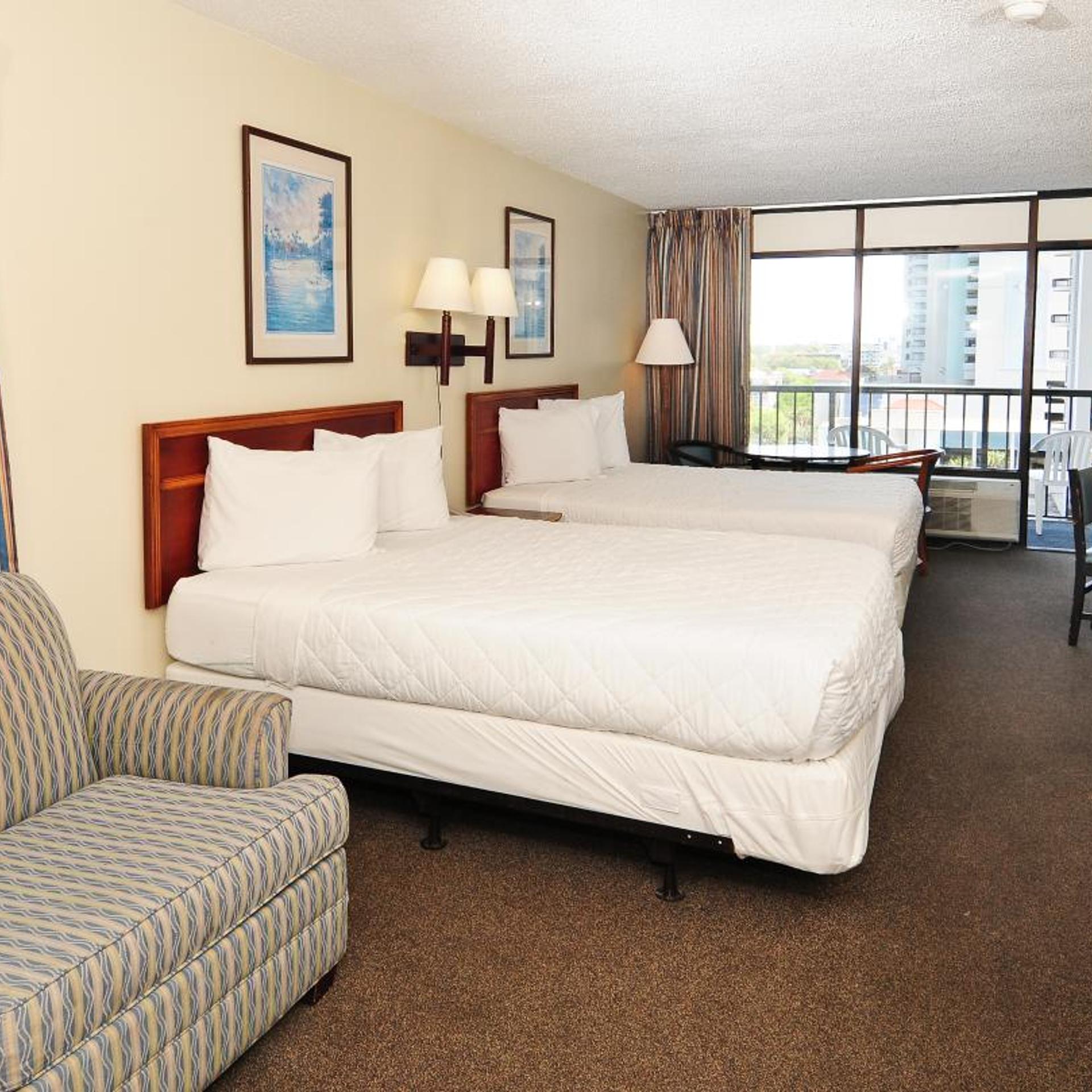 1 Bedroom, Efficiency, King Bed, 2 Queen Beds, Side View