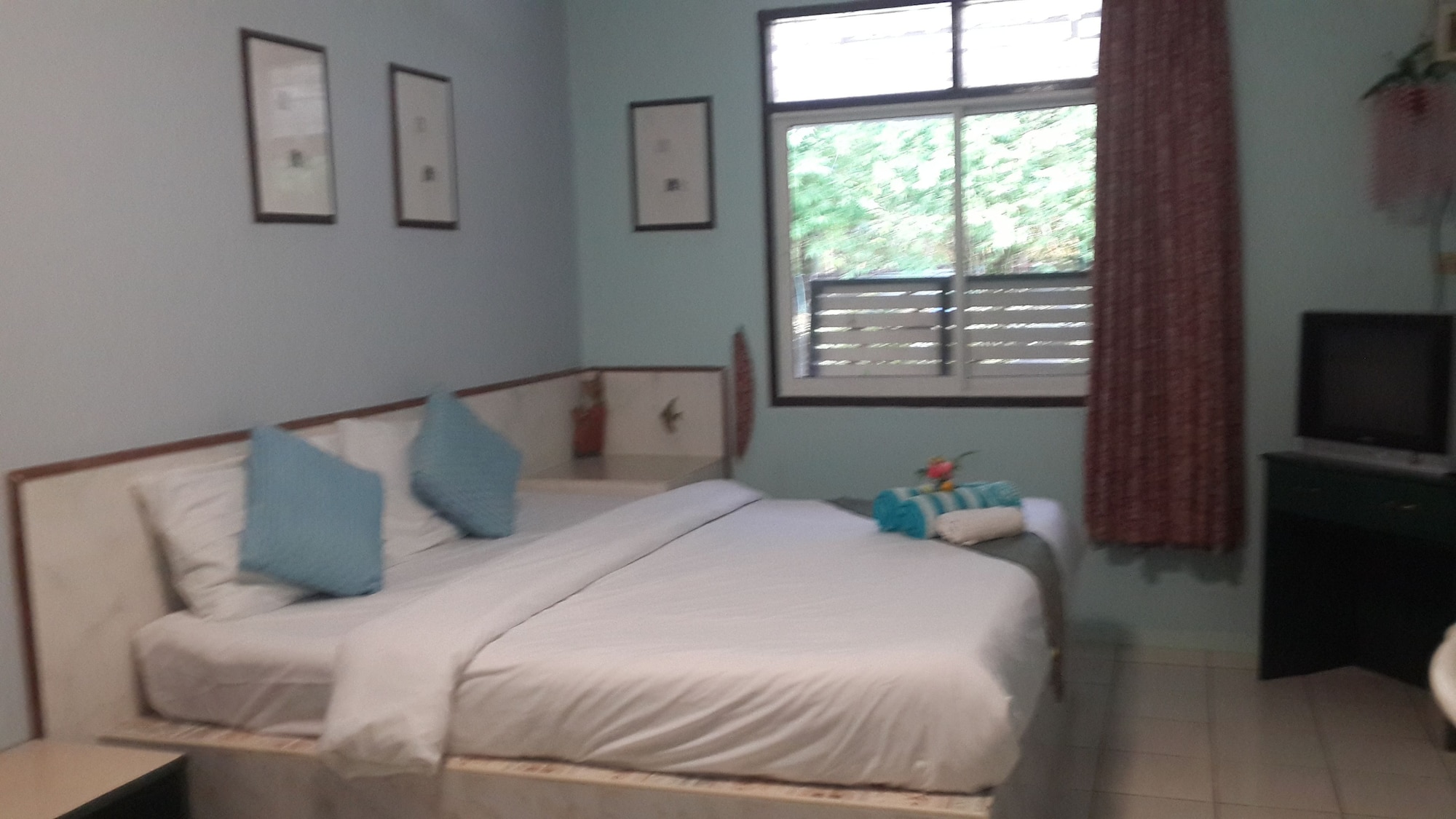 ROOM, DOUBLE BED