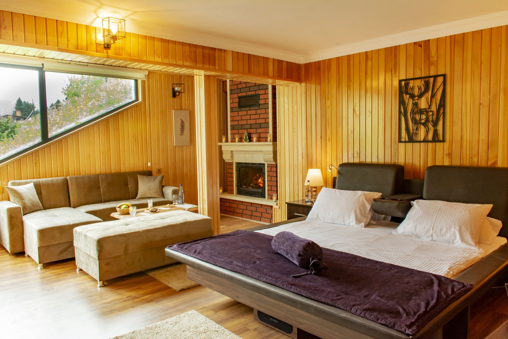 Suite, King Bed, Queen Bed, Waterfall View, Hot Tub