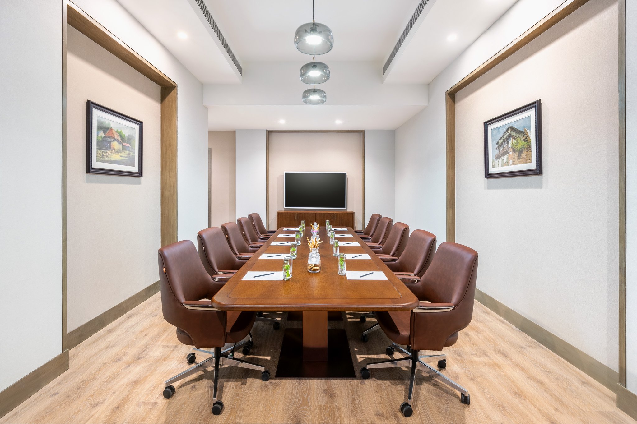 Vivanta Ahmedabad Sg Highway 42/47