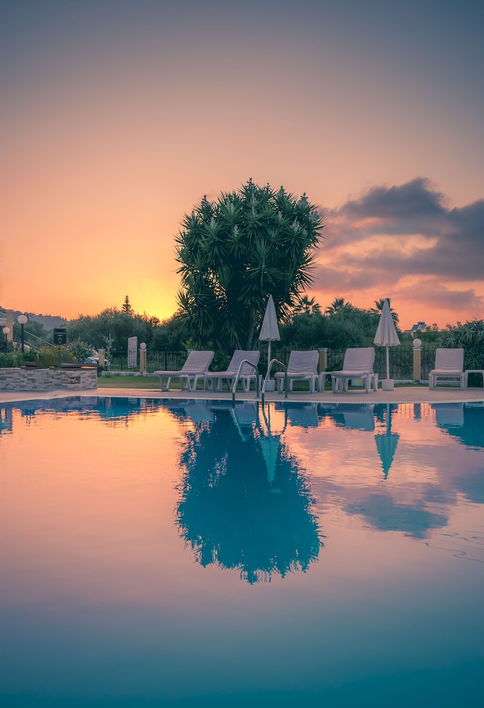 Erofili Hotel 25/36
