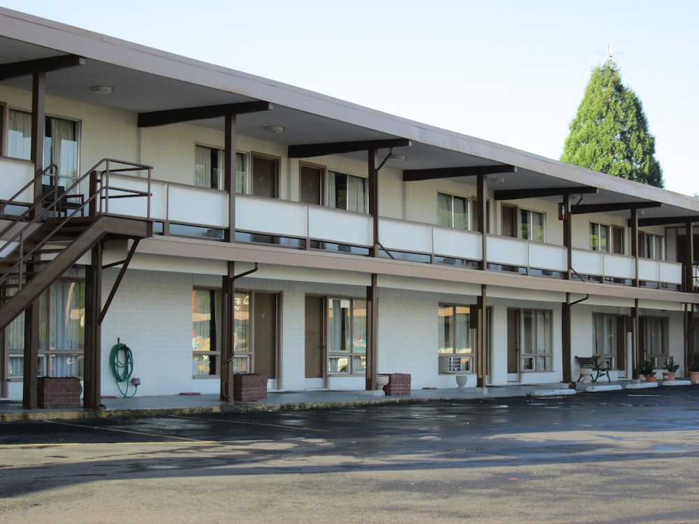 Town House Motel Inc 1/33