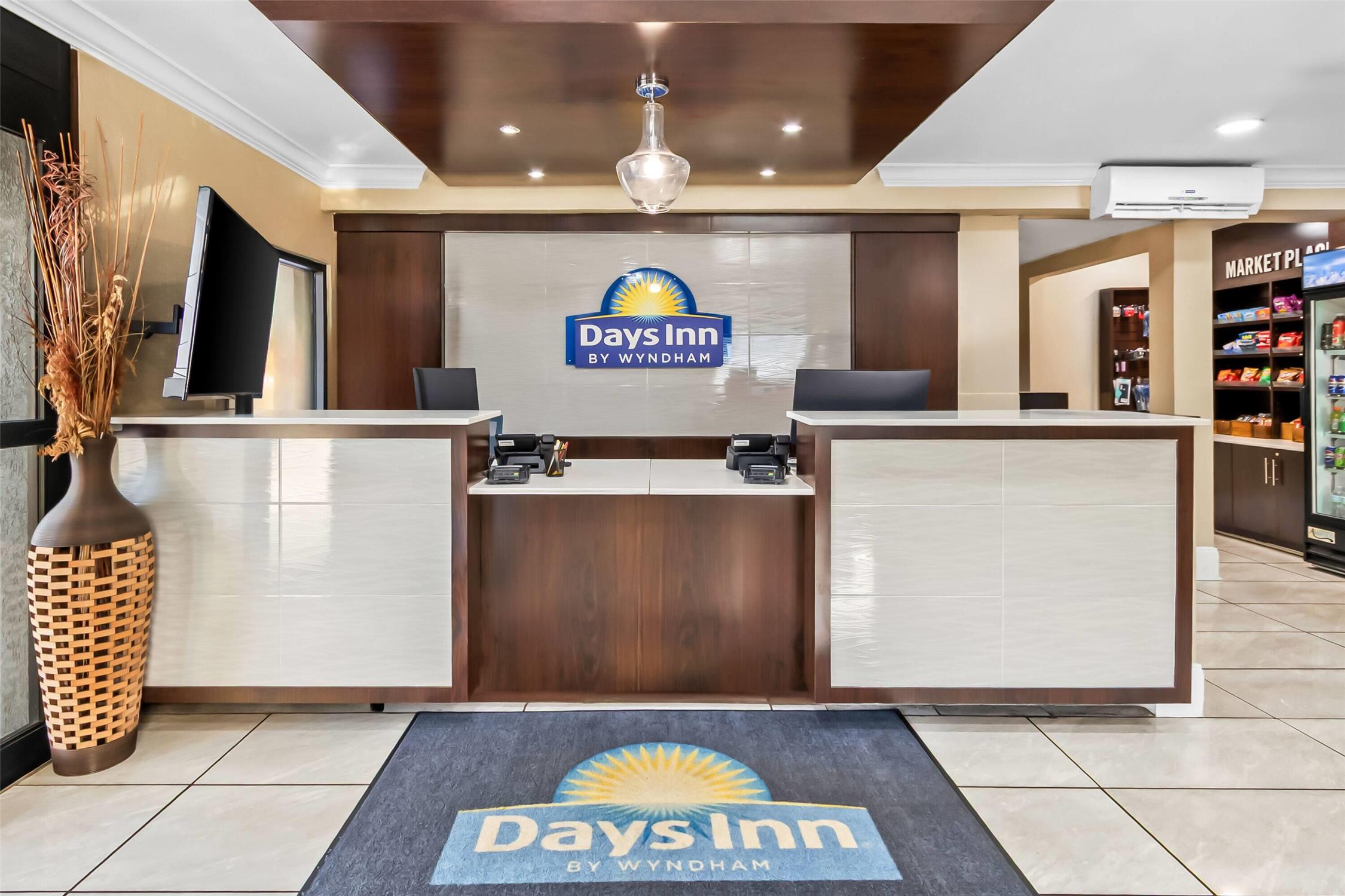 Days Inn By Wyndham Goose Creek 4/31