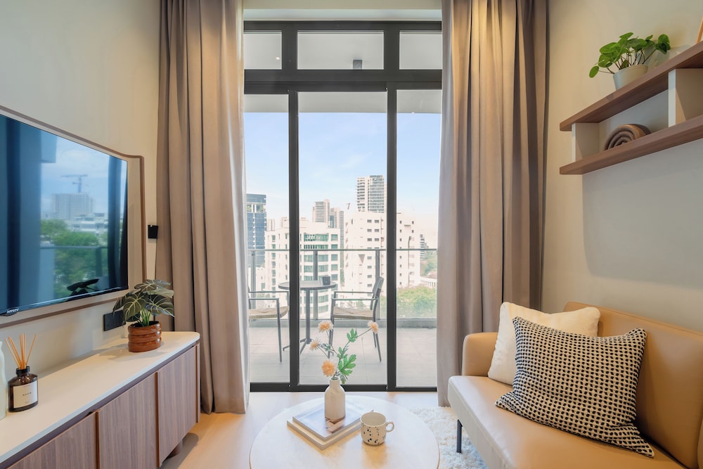 Momentus Serviced Residences Novena 18/50