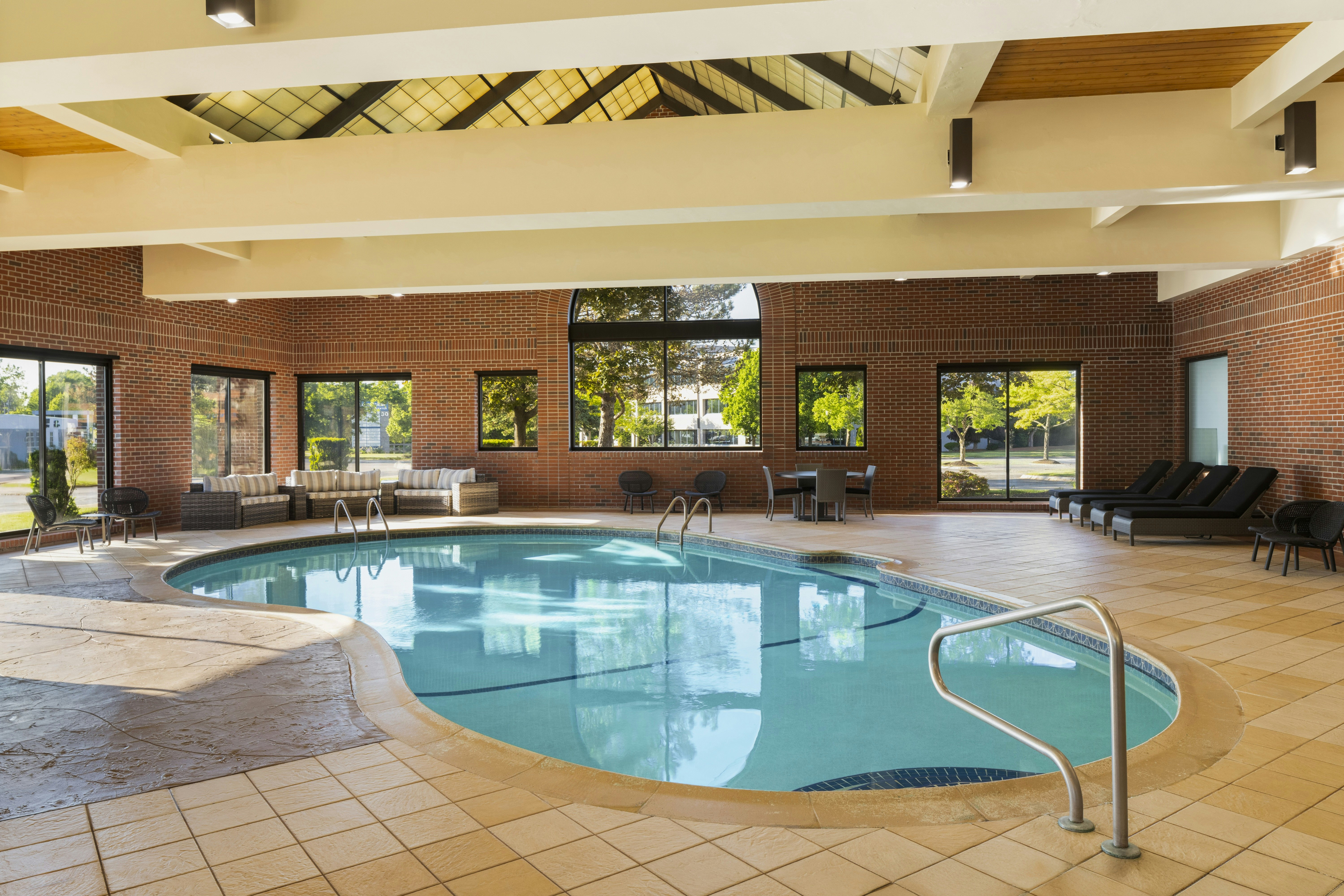 Doubletree By Hilton Hotel Leominster 24/68