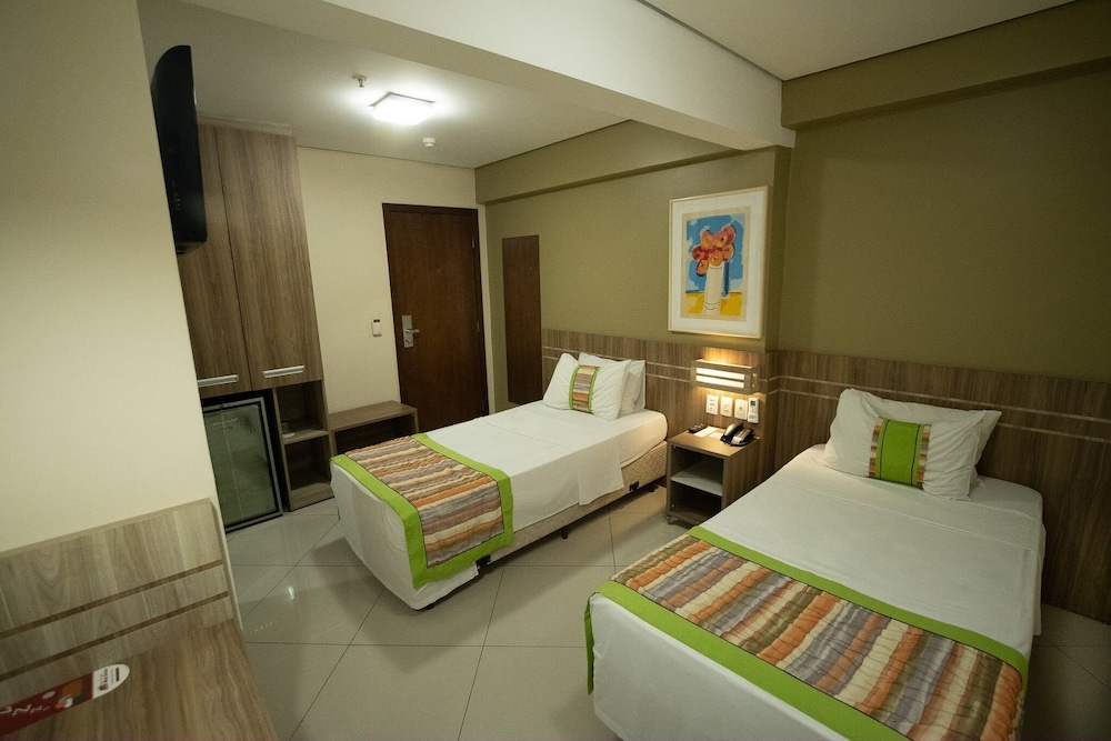 PAIAGUAS PALACE HOTEL 27/67