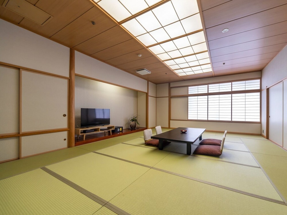 Kurobe Unazukionsen Yamanoha (ex New Otani Unatsuki) 66/74