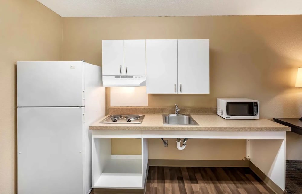 Relax Suites Extended Stay - La Mirada 14/18