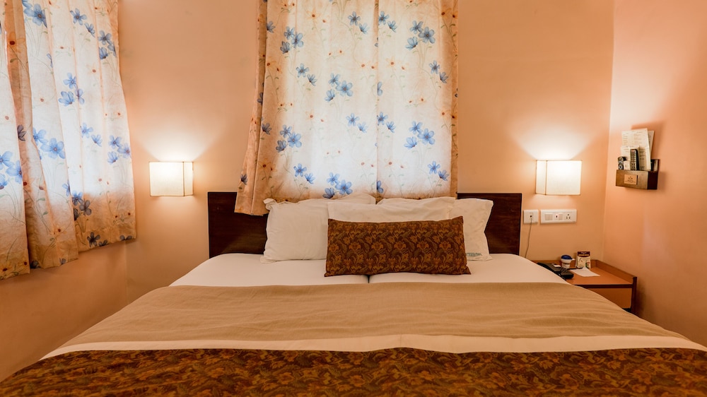 Hotel Gopika International 7/21