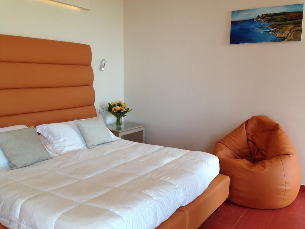 Room, Single, Double Bed