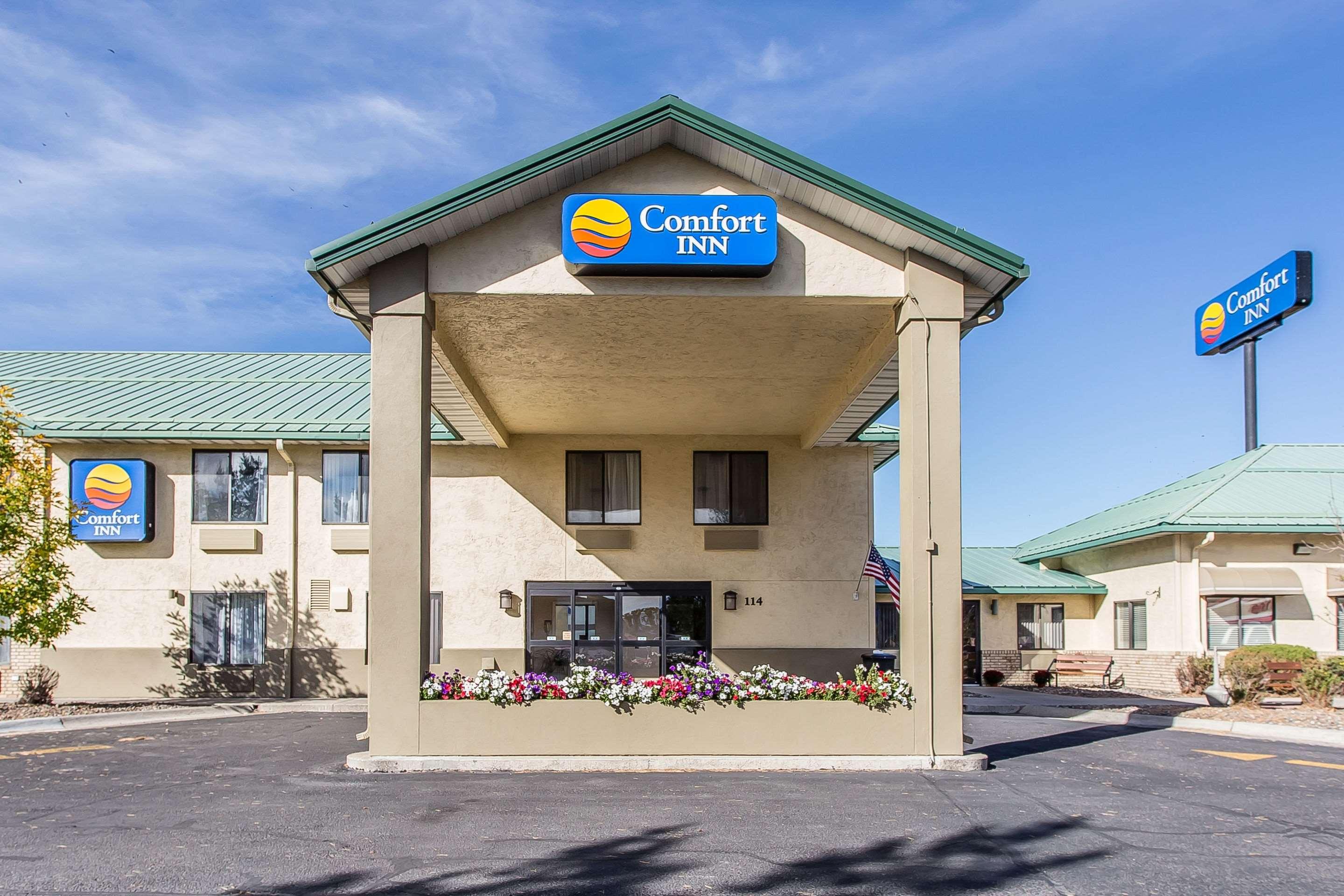 Yellowstone River Inn and Suites 1/47