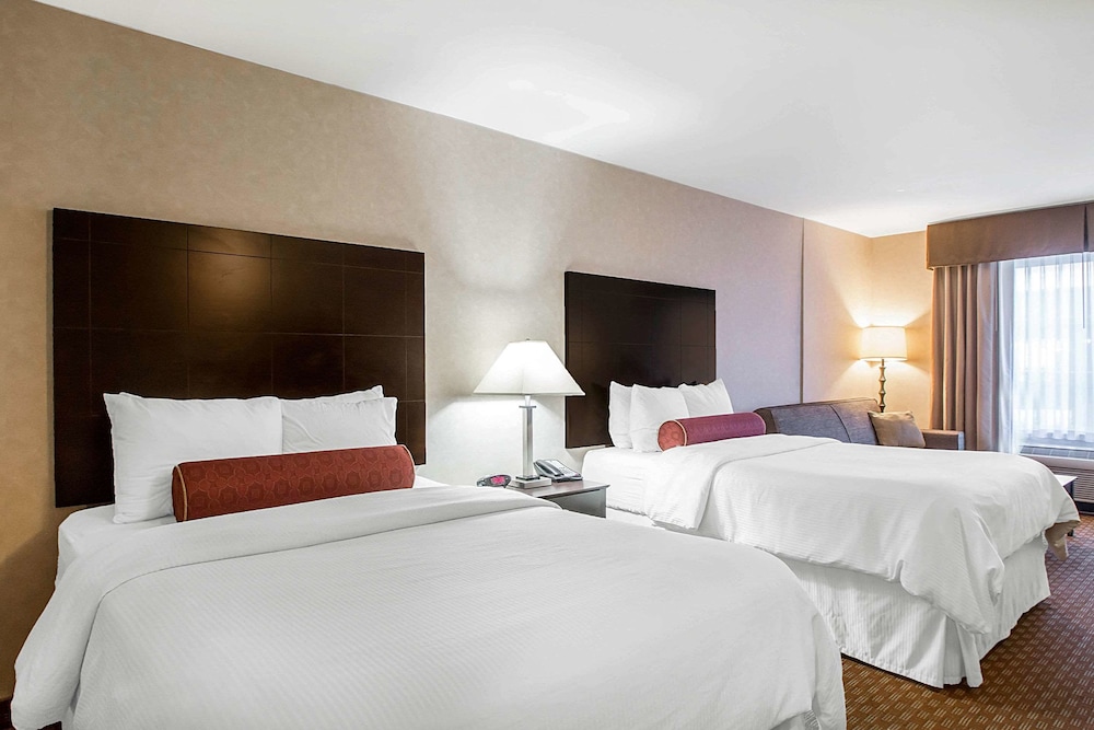 Clarion Inn Elmhurst - Oak Brook near I-88, I-290, I-294 12/43