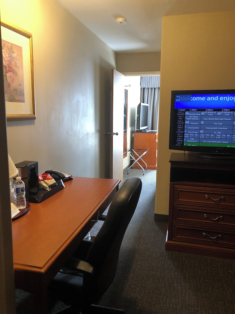 Nomad Hotel And Suites 62/67