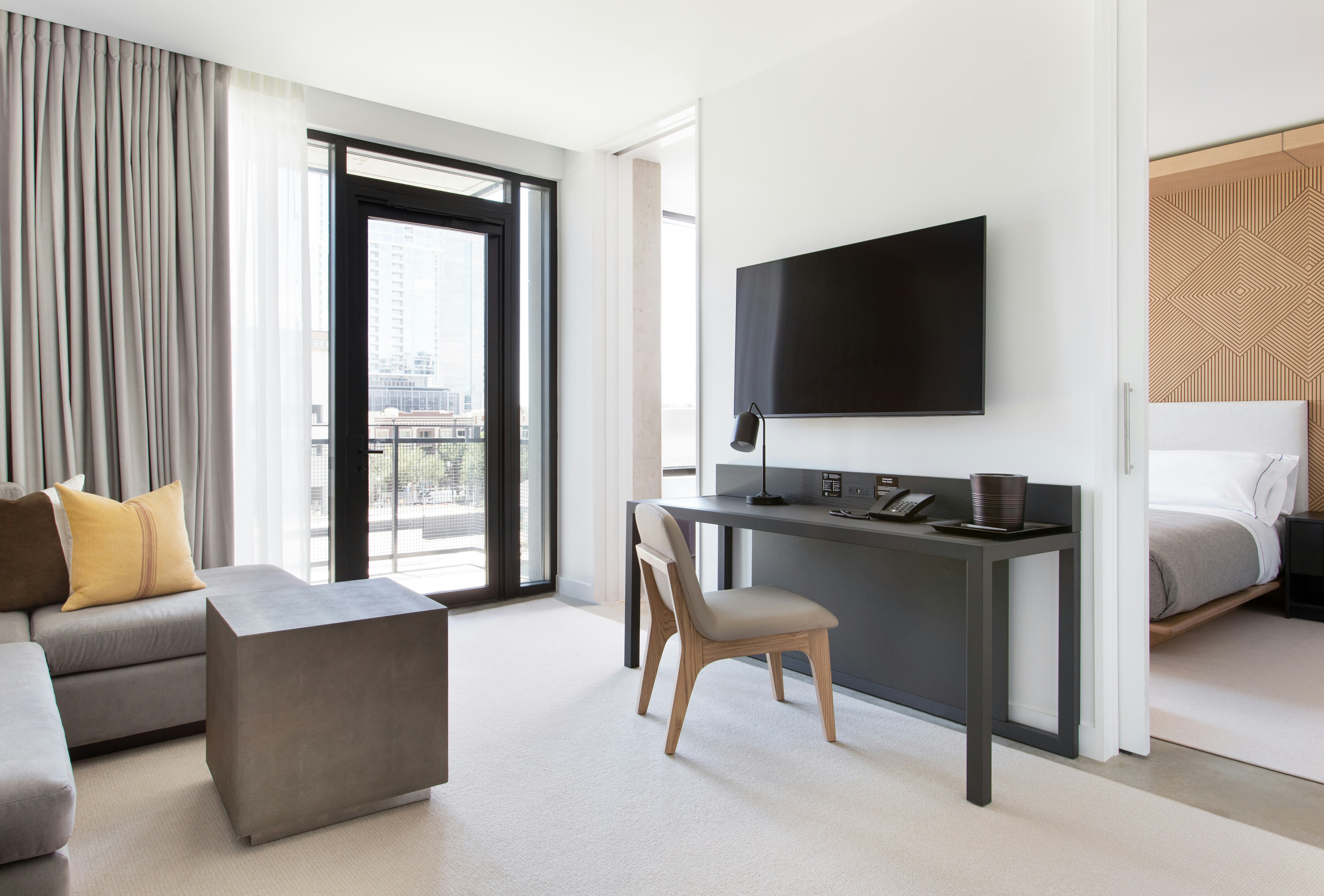 1 Bedroom, Suite, King Bed, Balcony