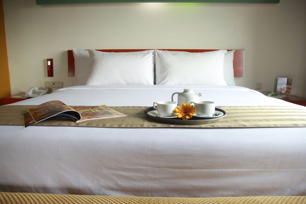 Sparks Life Jakarta, ARTOTEL Curated 16/50