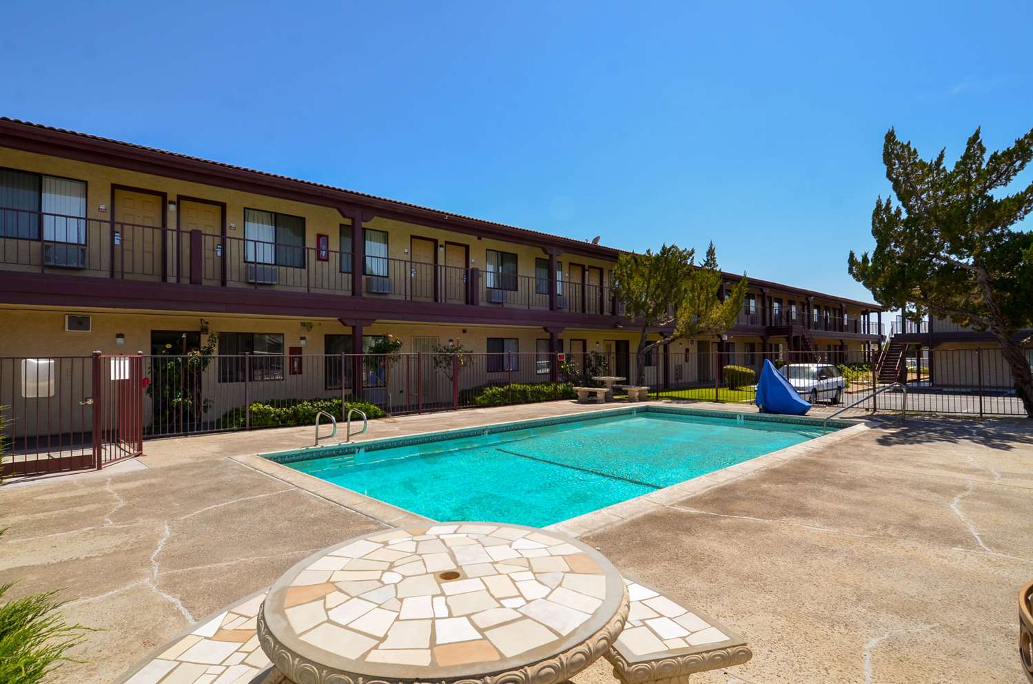 Days Inn By Wyndham Victorville 9/10