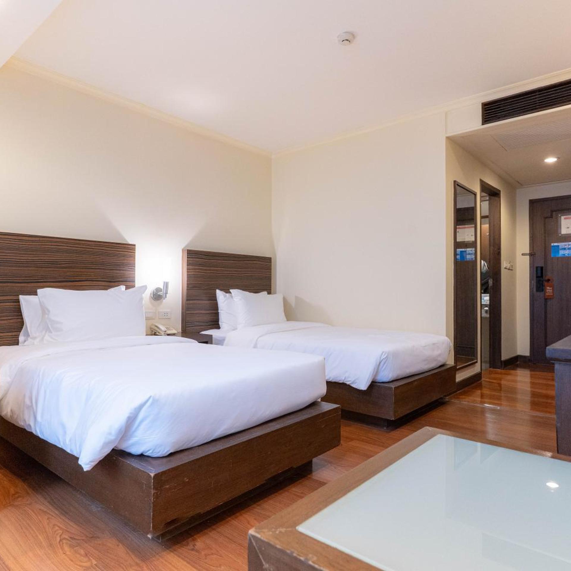 Superior, Twin Beds, Journeyhub Bangkok Sukhumvit 26 10/10
