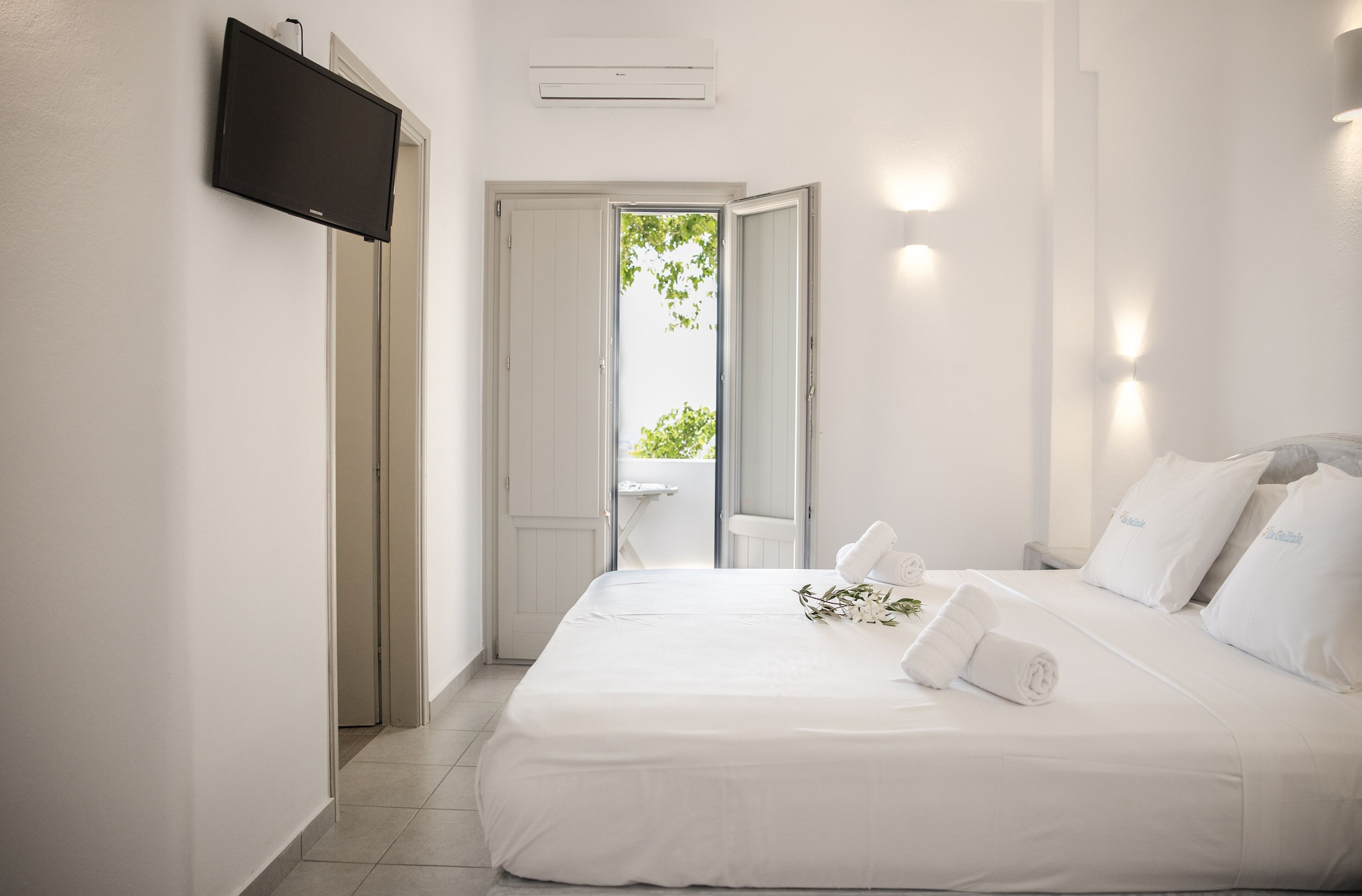 Premium, King Bed, Caldera and Sea View