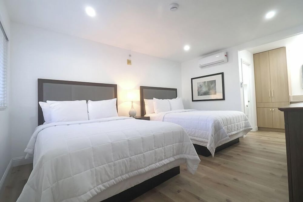 Lamplighter Inn Suites 27/46