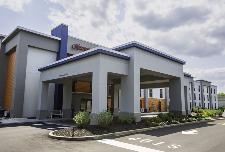 Hampton Inn East Windsor 2/75