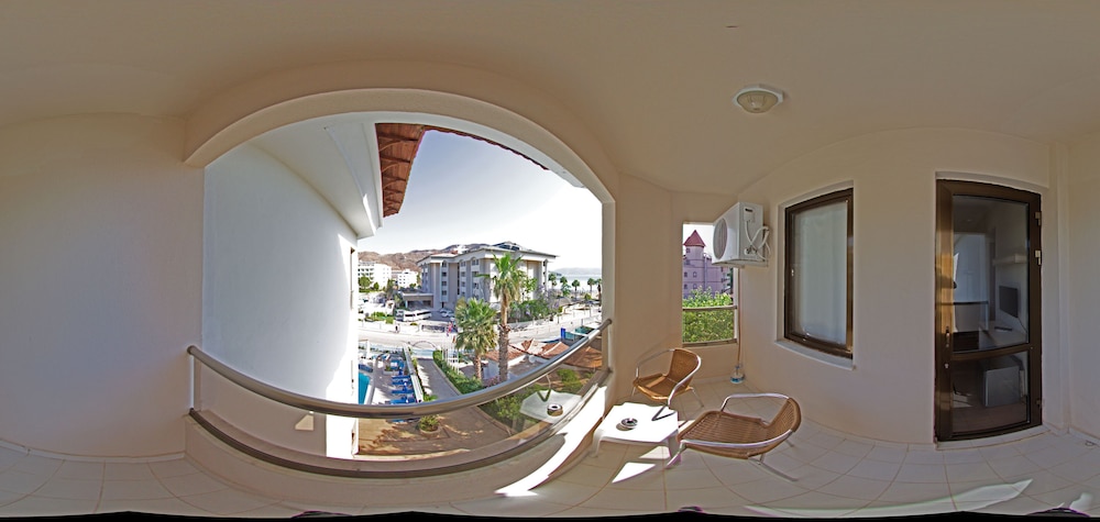 Portofino Hotel 4/50