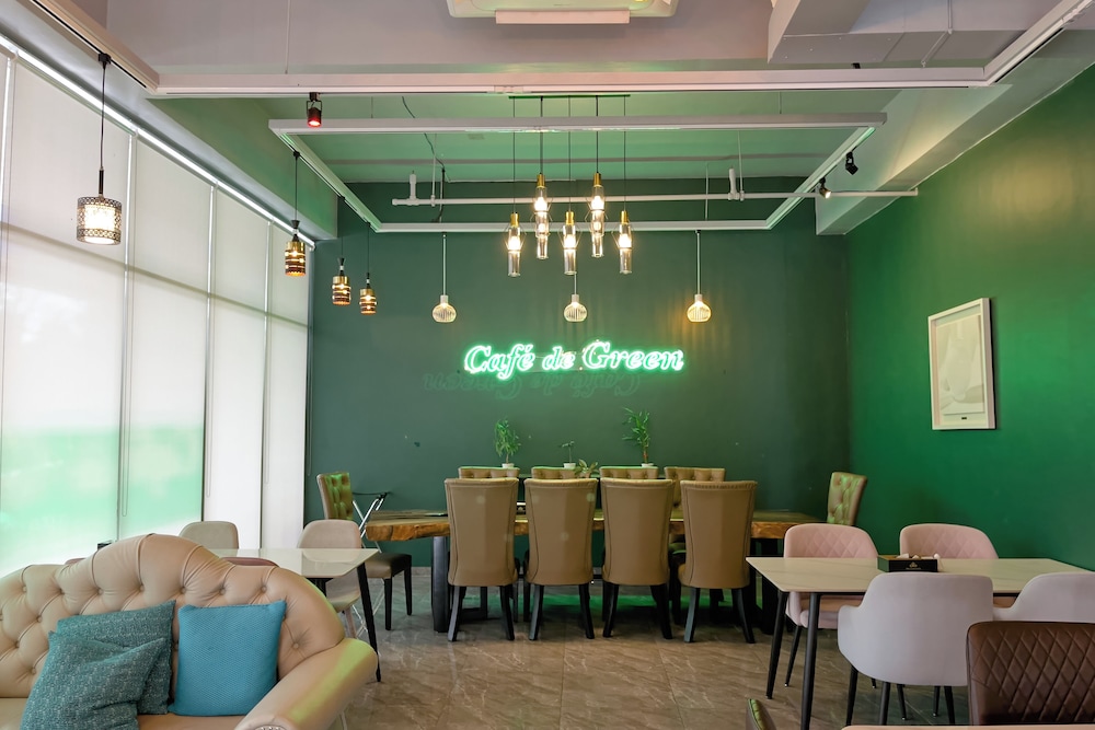 The Clover Hotel Angeles City managed by Cocotel 38/50