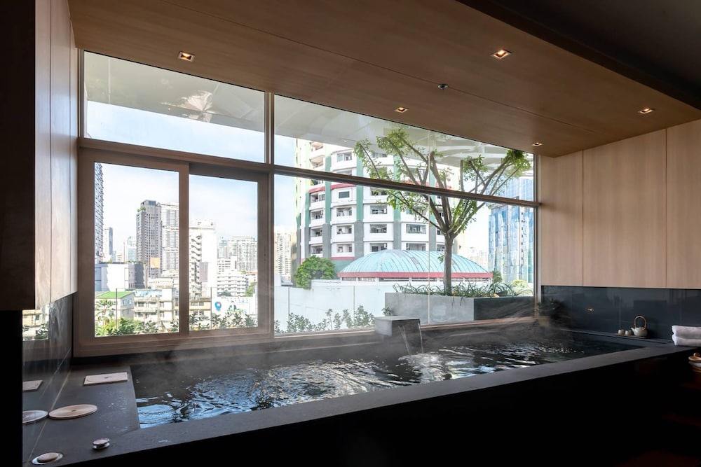 Jasmine 59 Hotel 36/75