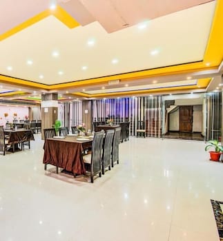 Hotel Sarweshwary 41/47