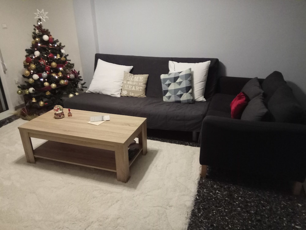 Grandma Vasiliki Rooms To Let 25/55
