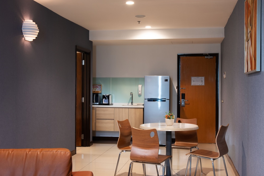 One Pacific Hotel Serviced Apartments 19/20