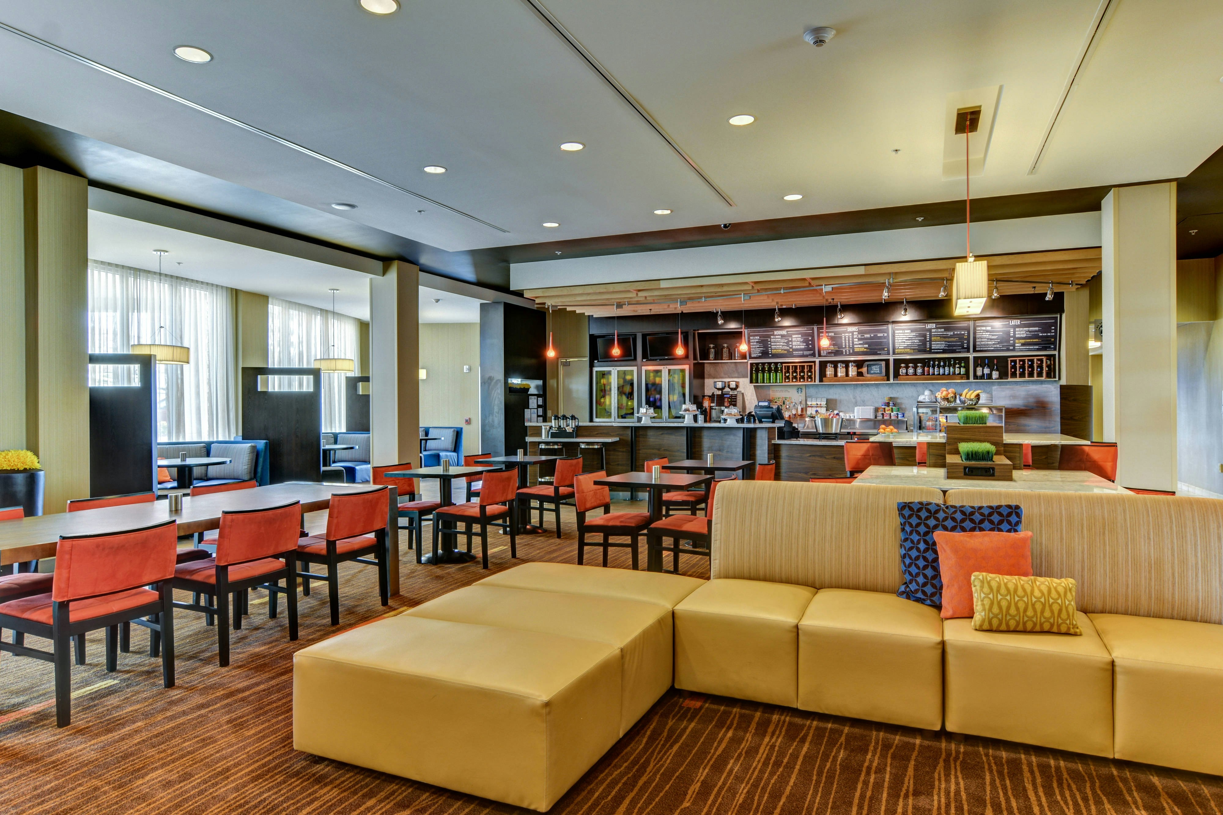 Courtyard by Marriott Bridgeport Clarksburg 26/43