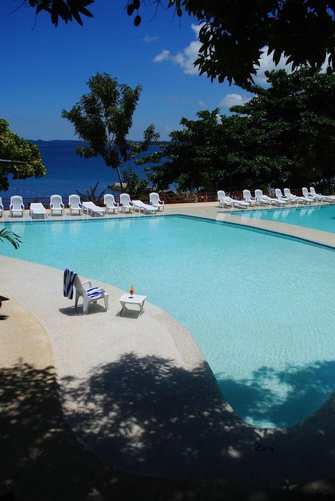 Almont Beach Resort 21/35