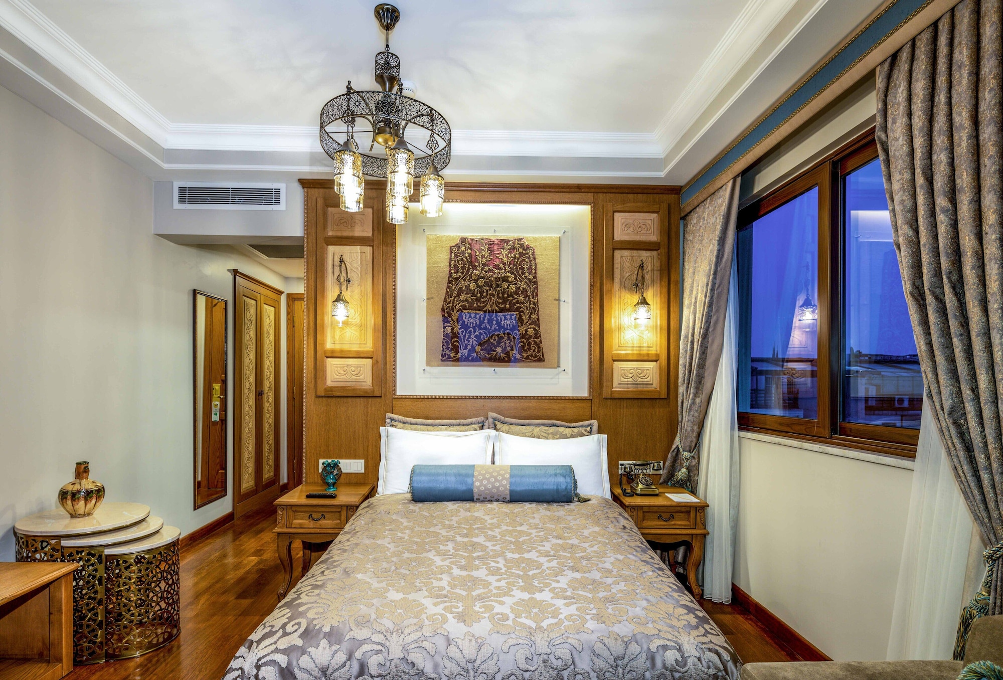 SIGNATURE, DOUBLE BED, CITY VIEW, TERRACE