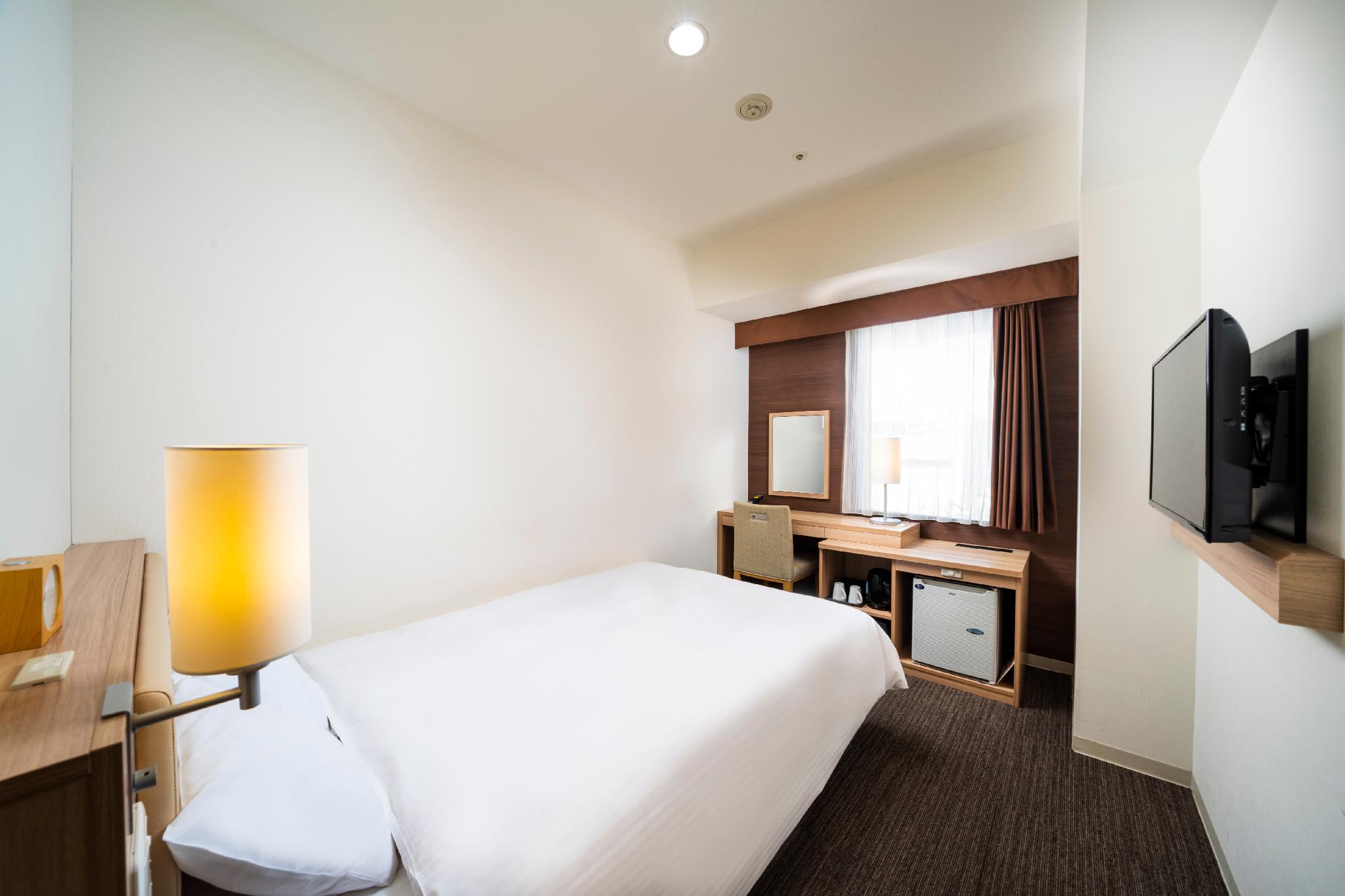 Semi Room, Semi Double Bed, Smoking