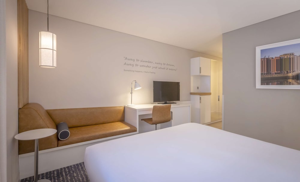 ROOM, KING BED, ACCESSIBLE