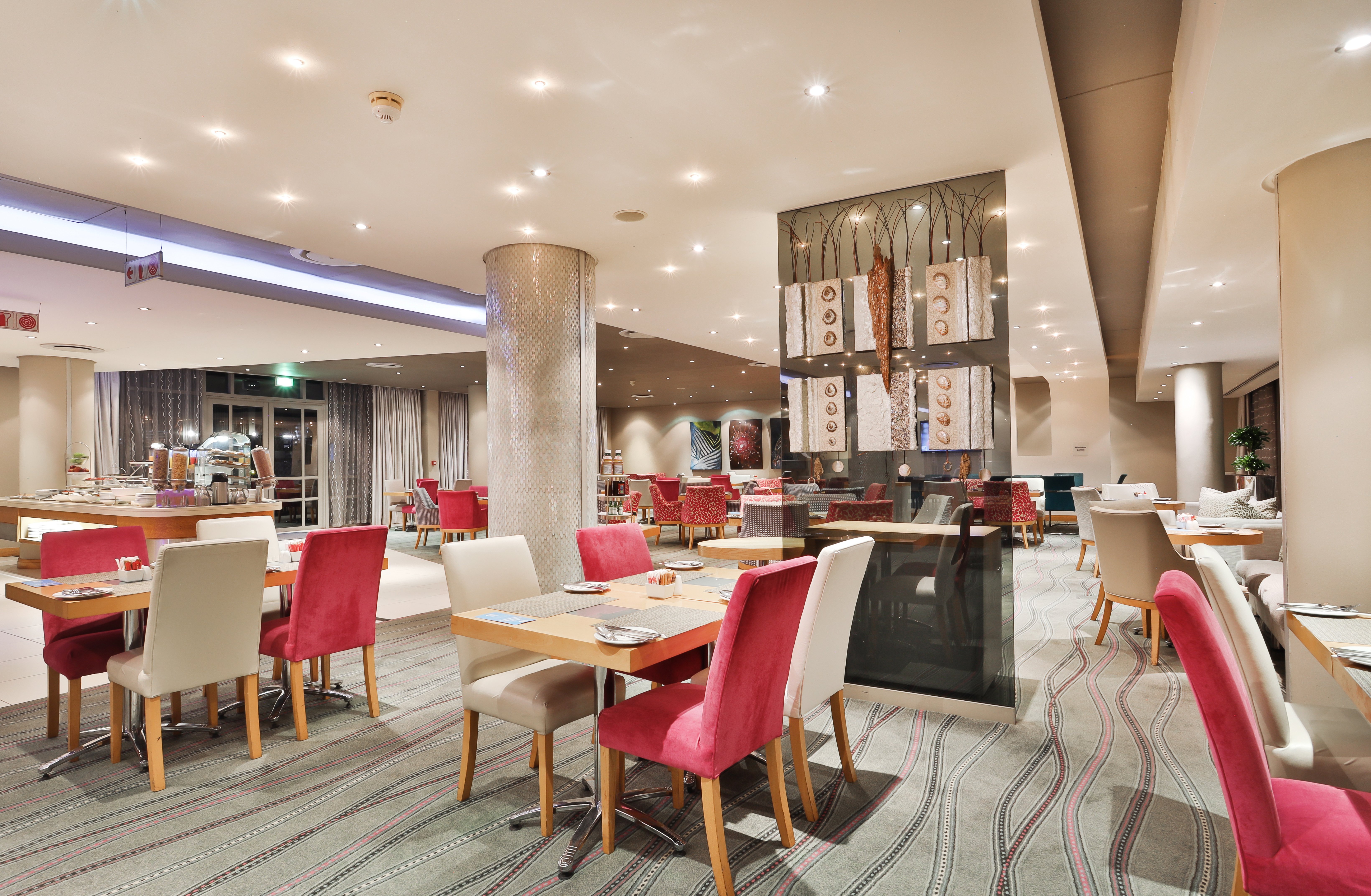 HOLIDAY INN EXPRESS DURBAN - UMHLANGA 63/83