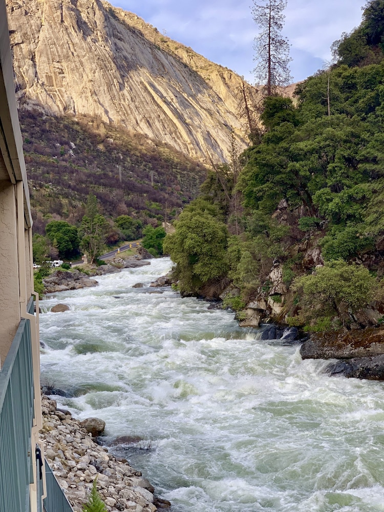Yosemite View Lodge 42/50