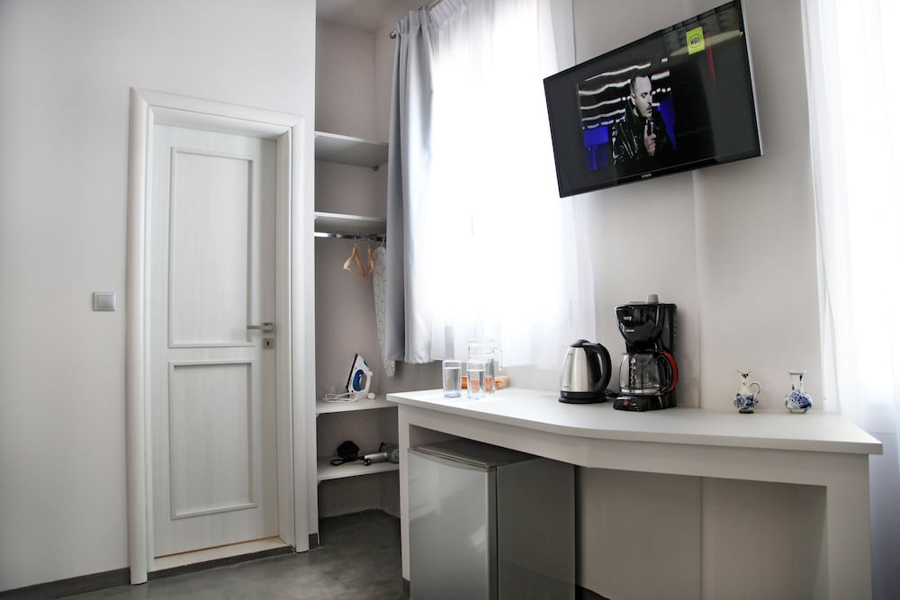 Hellenic Hospitality House 48/50