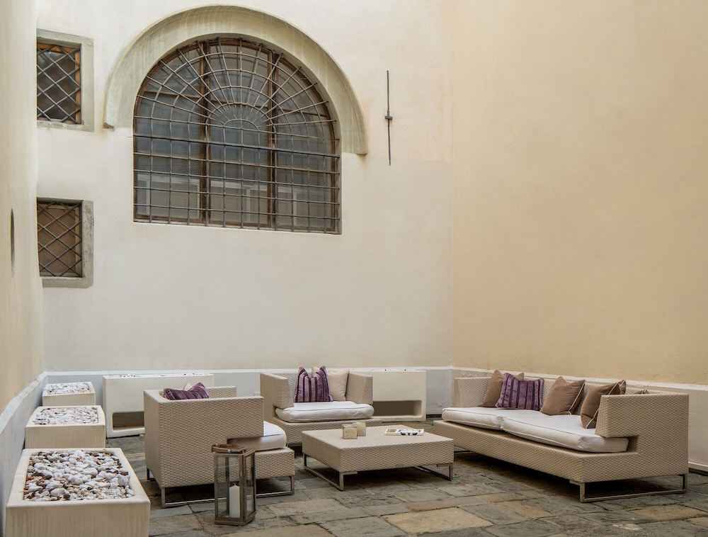Ricasoli Firenze Luxury Apartments | UNA Esperienze 10/23