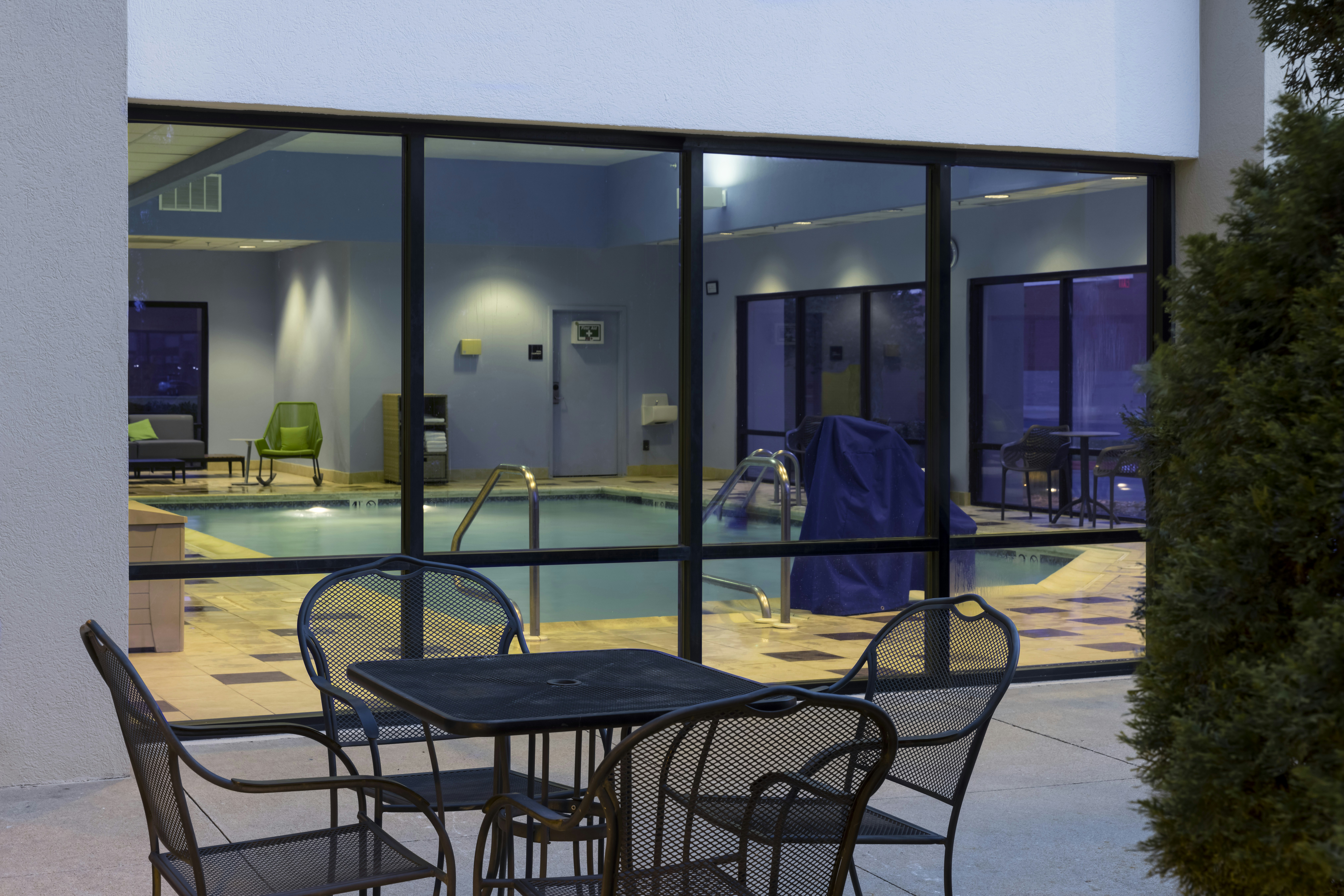 Hampton Inn Bentonville-Rogers 50/50