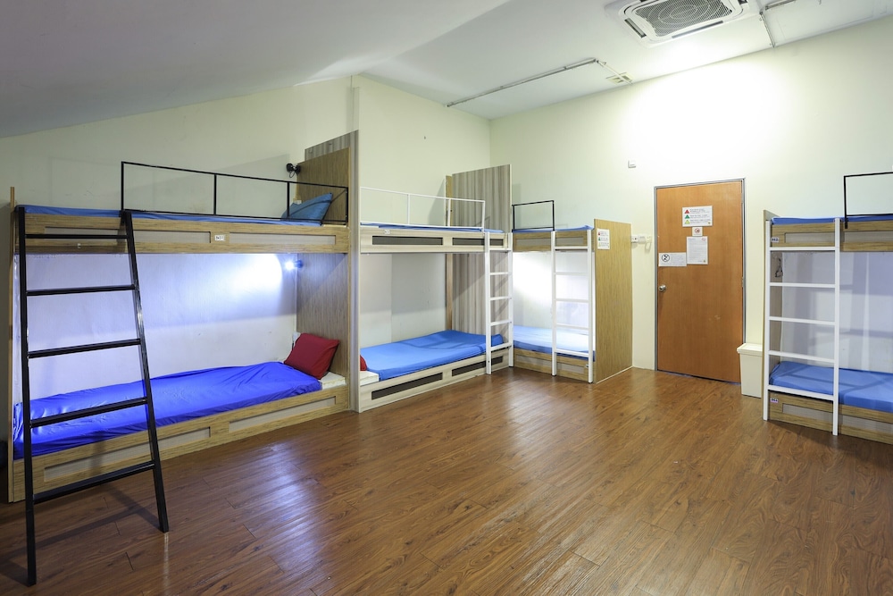 SPOT ON 90236 Zigzag Travellers Home 26/44