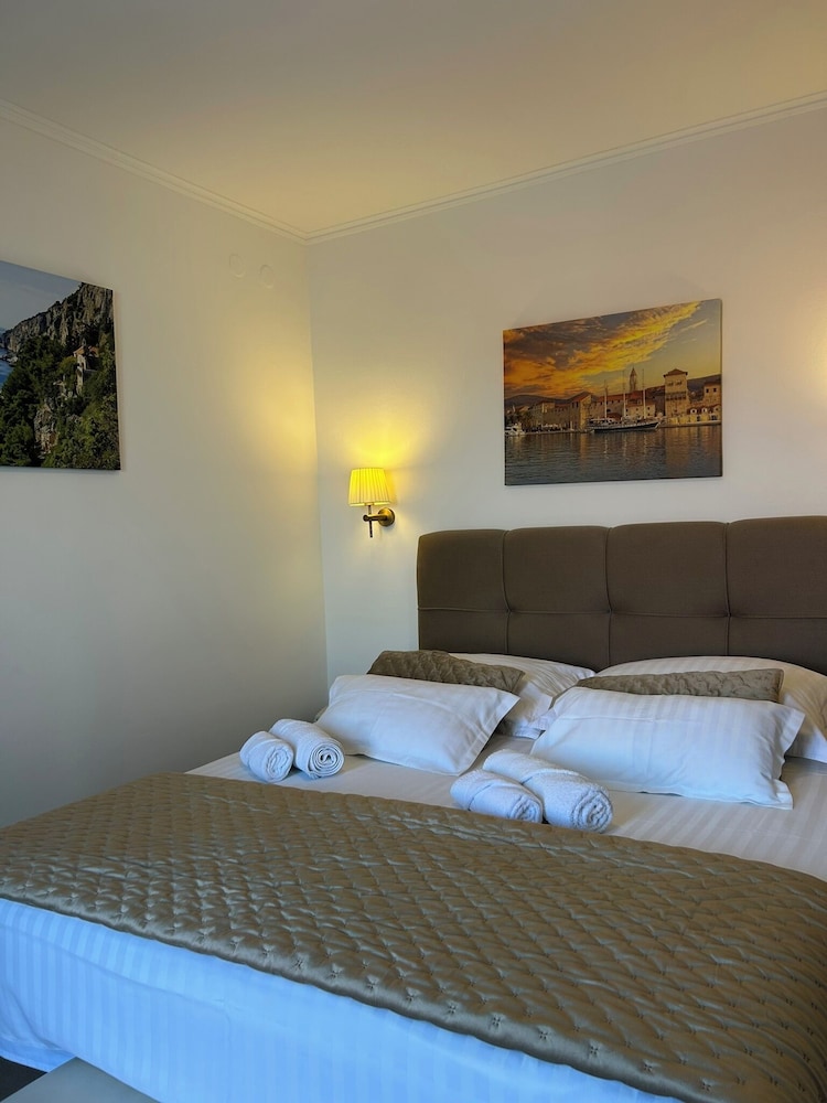 Hotel Vila Tina 17/50