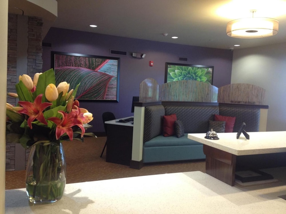 Ledgestone Hotel Billings 40/69