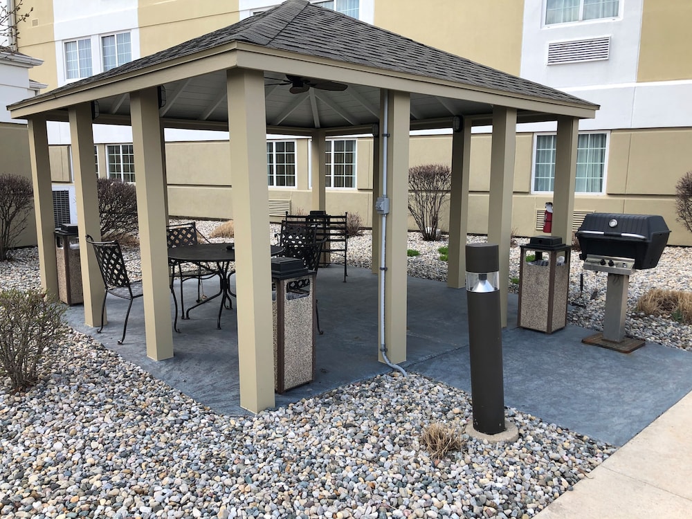 Candlewood Suites Fort Wayne by IHG 4/50