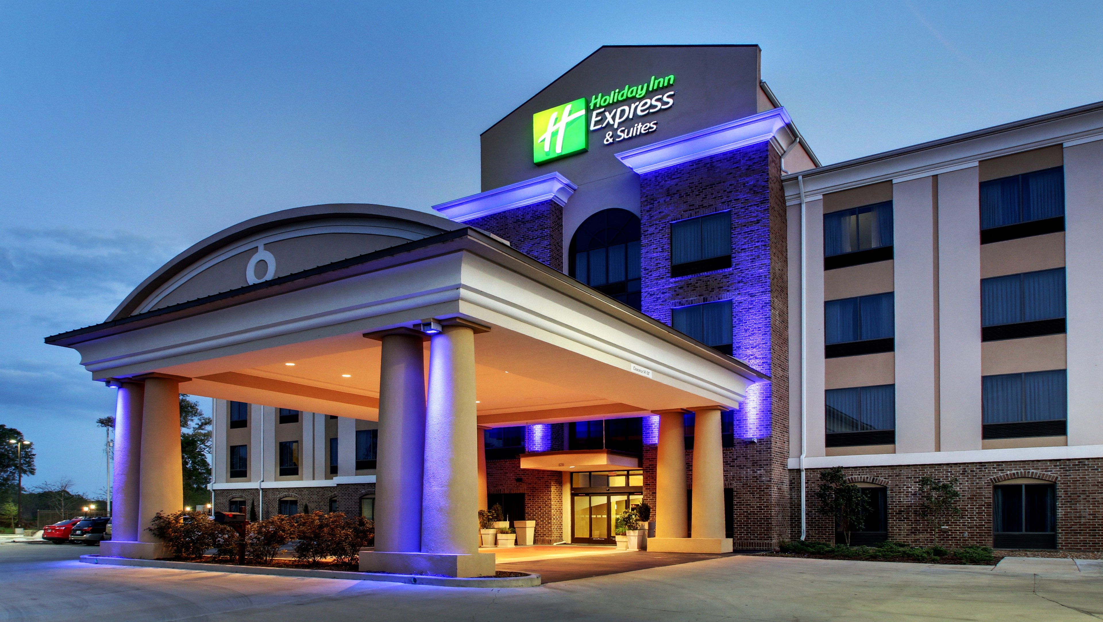 Holiday Inn Express Hotel Suites Natchez South 5/47