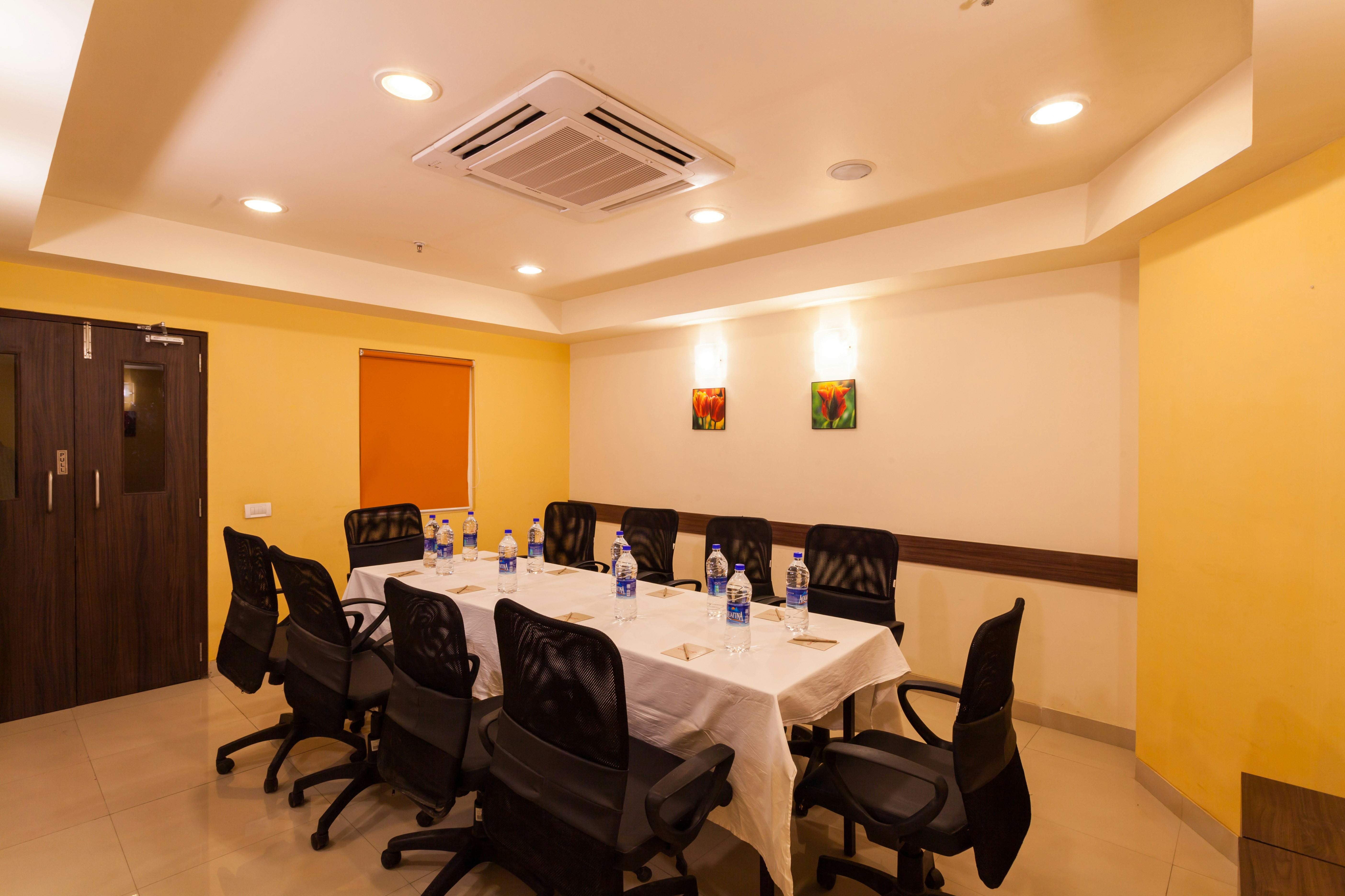 Ginger Hotel Indore 50/53